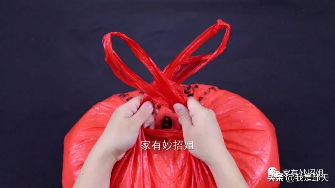 塑料袋怎么系结一拉就开,怎么解开打死结的塑料袋