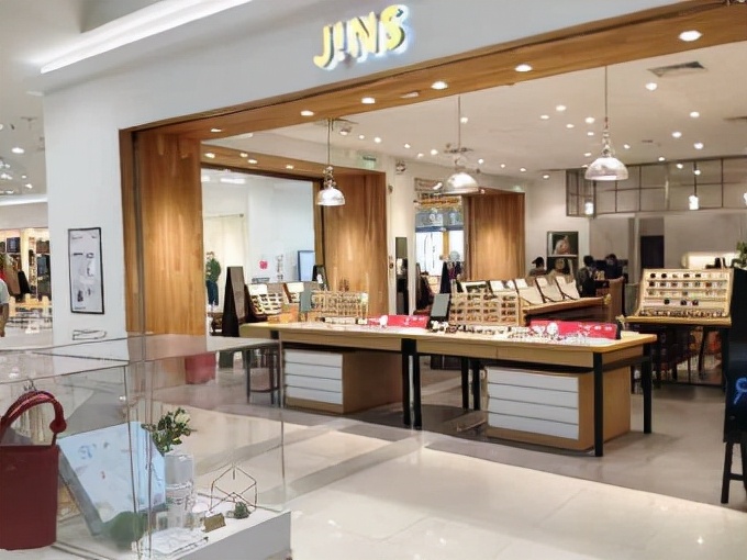 武汉高度近视配眼镜,武汉配镜哪家最专业