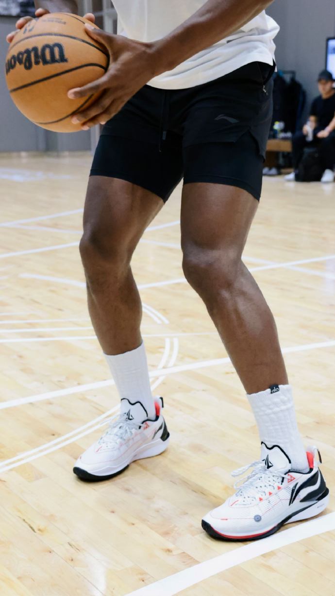 新鞋抢先看！巴特勒2代有点像？Kobe4复刻推出黑曼巴配色！