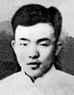 毛主席：驴先迈左脚还是右脚？卫立煌不解，听完主席解释恍然大悟