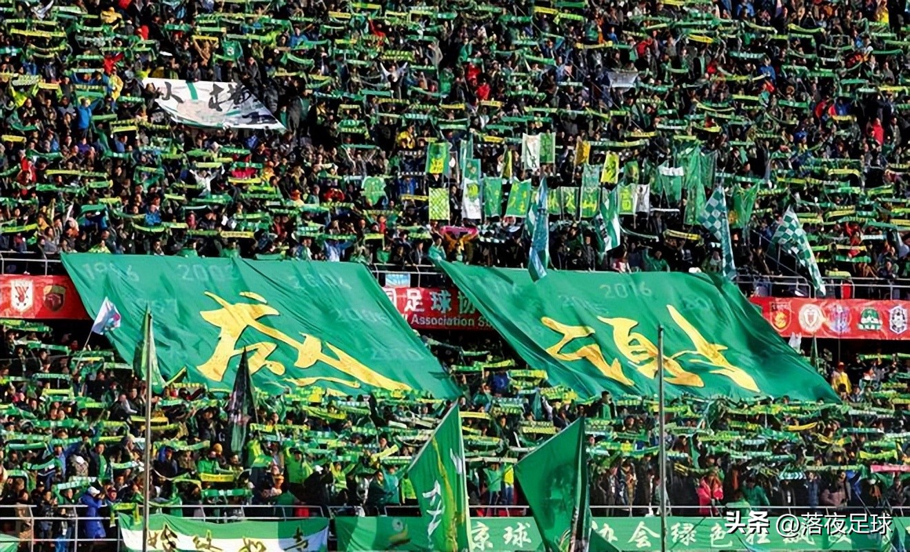 骂中国足球的人都去看球了？中超首轮平均上座率惊艳，行动更诚实