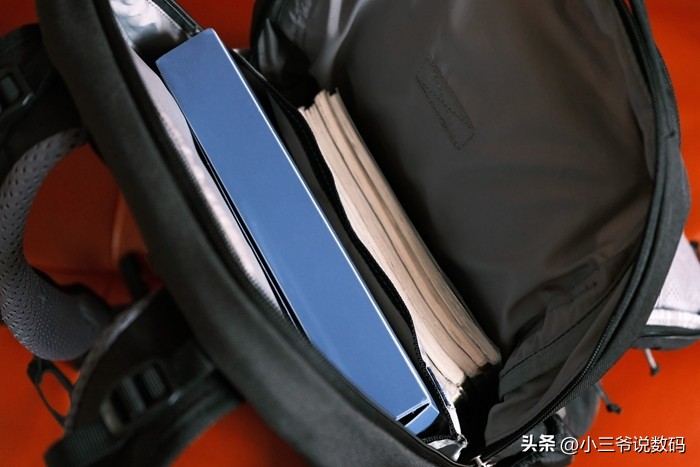 多特学生书包视频,多特背包背娃