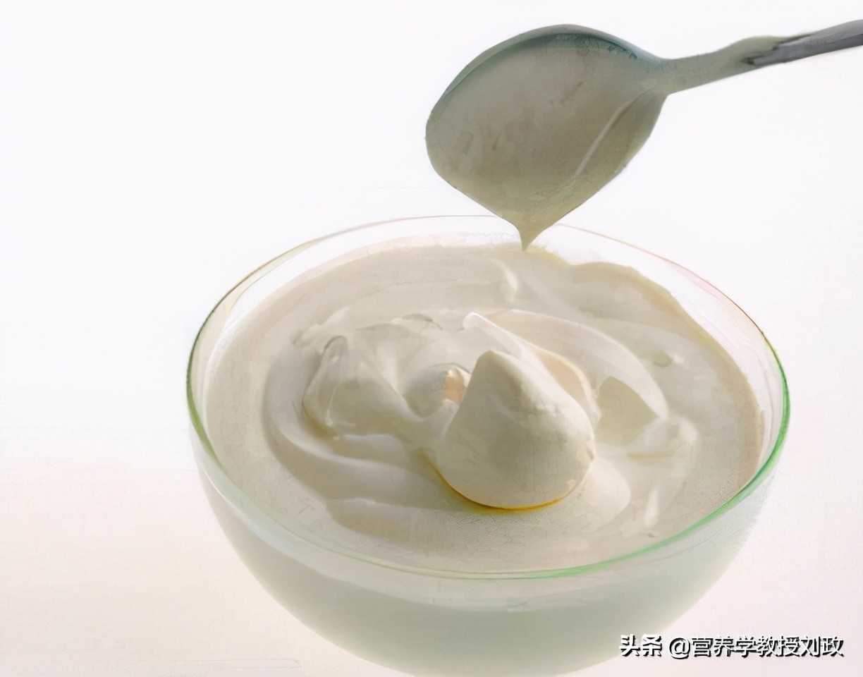 53岁每天喝一袋纯牛奶好吗 (健康科普中老年要不要每天喝牛奶)