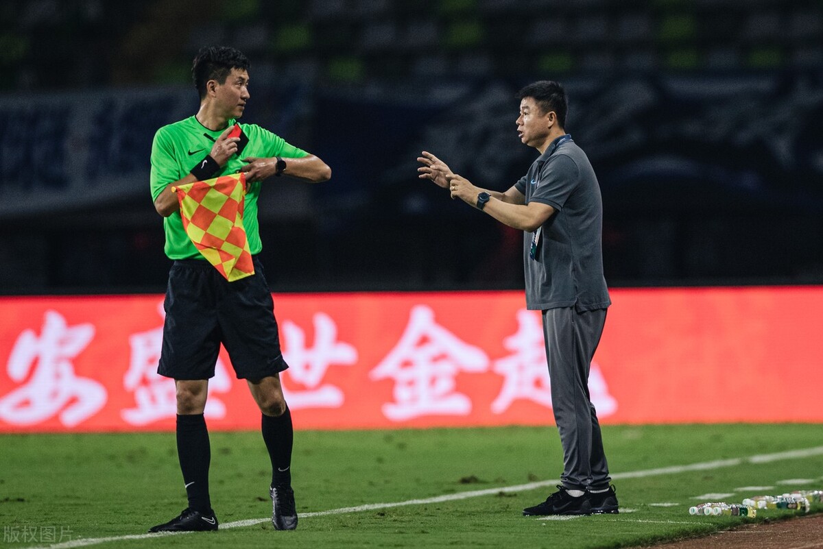 天津津门虎球员穿什么球鞋，于根伟又穿过哪些球鞋呢，看我来盘点