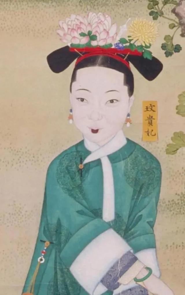 清代灭亡后宫里的贵妃都去哪了,清朝历史上被降位分最多的嫔妃