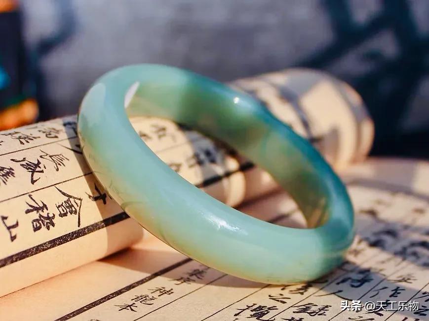 俄碧“上善若水”！如何分清沙枣青、河磨玉、且末蓝、碧玉粉青？