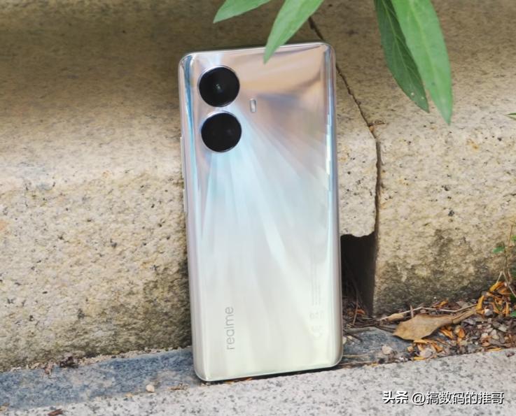 安兔兔跑分realmex2,安兔兔手机性价比排行realme