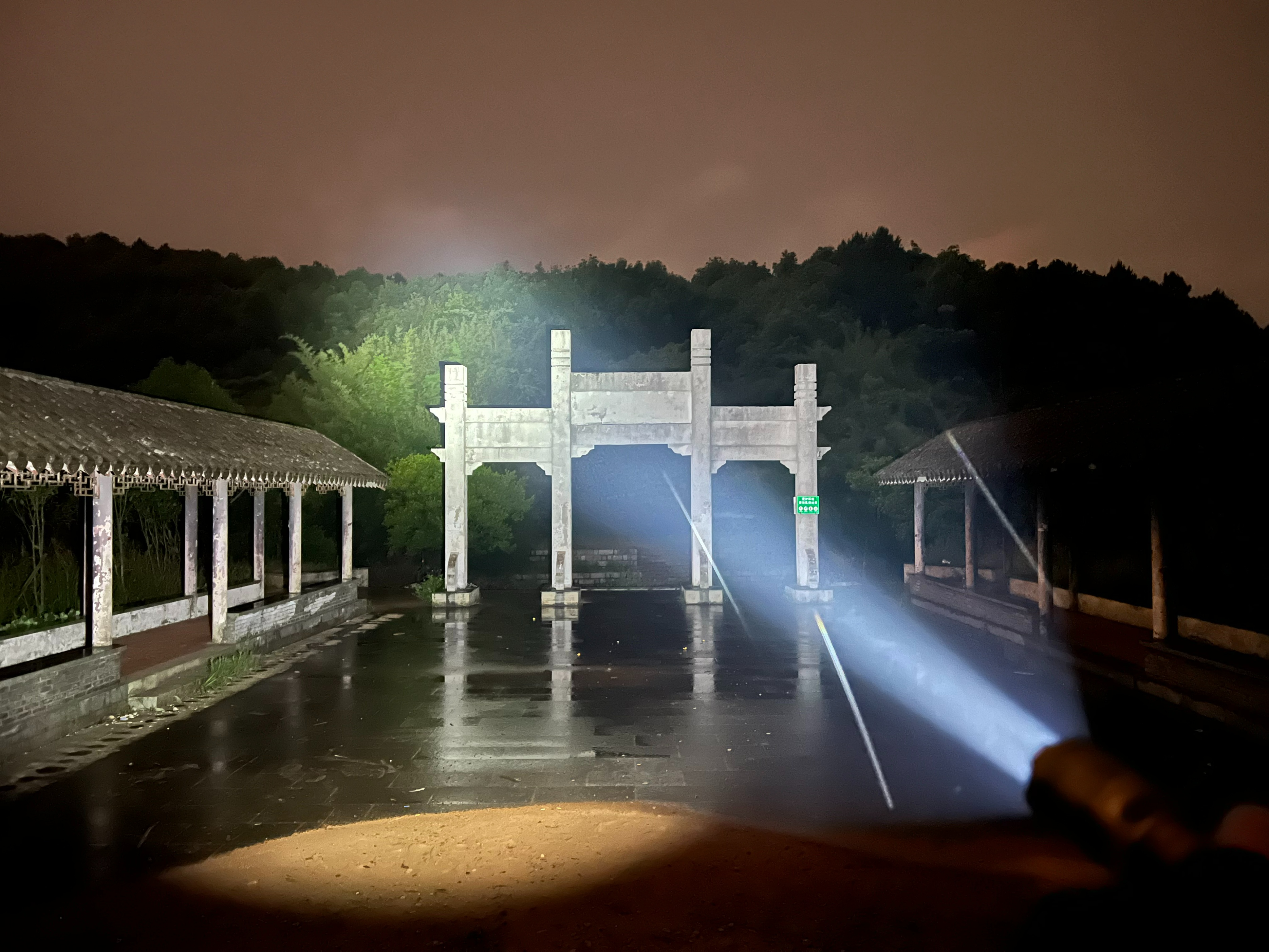 fenixtk22手电评测,fenixtk20uev2.0战术手电