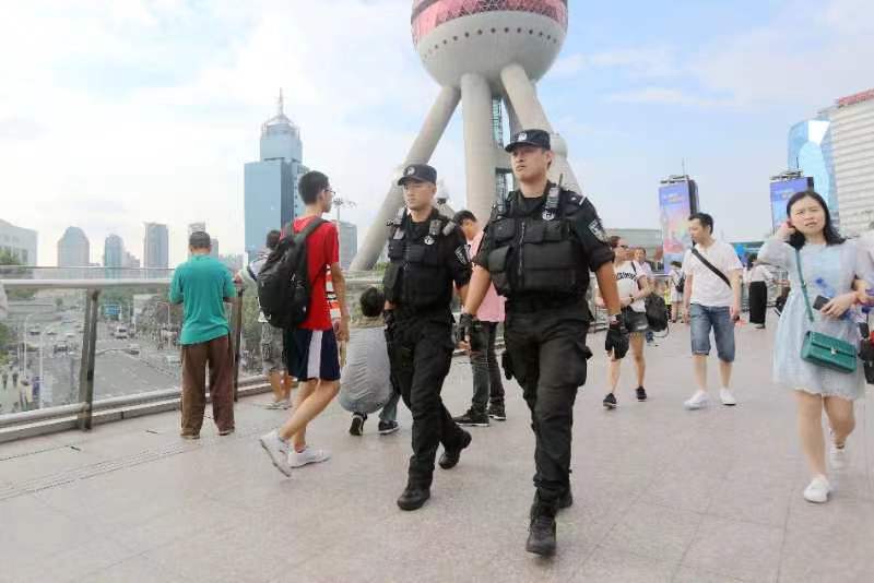 上海警方确保交通秩序平稳有序,上海公安交通安全