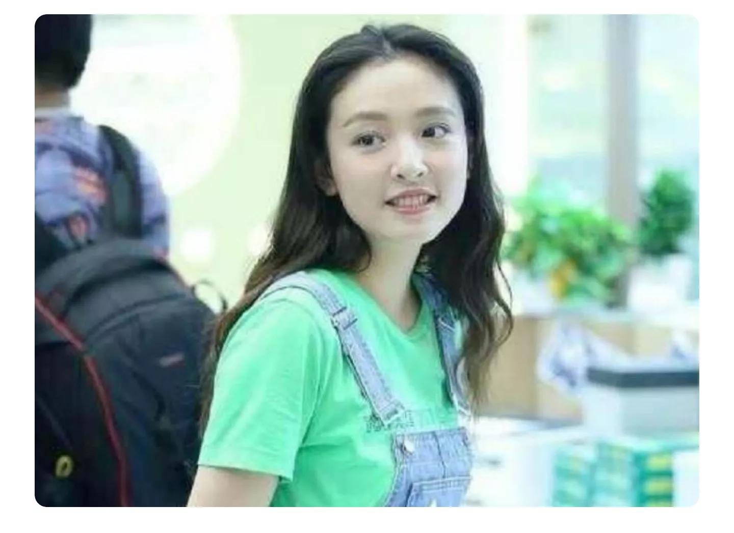 她是武汉“最美校花”，却因被迫喝尿上热搜：现在几人认识？