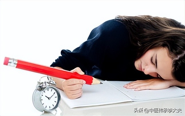 调理脾胃晚上发困,脾胃虚弱的人为什么容易犯困