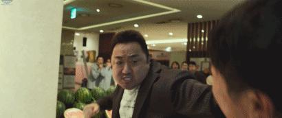 观影人数超千万喜提年度第一！韩国大“恶霸”再出山，野性美爆发