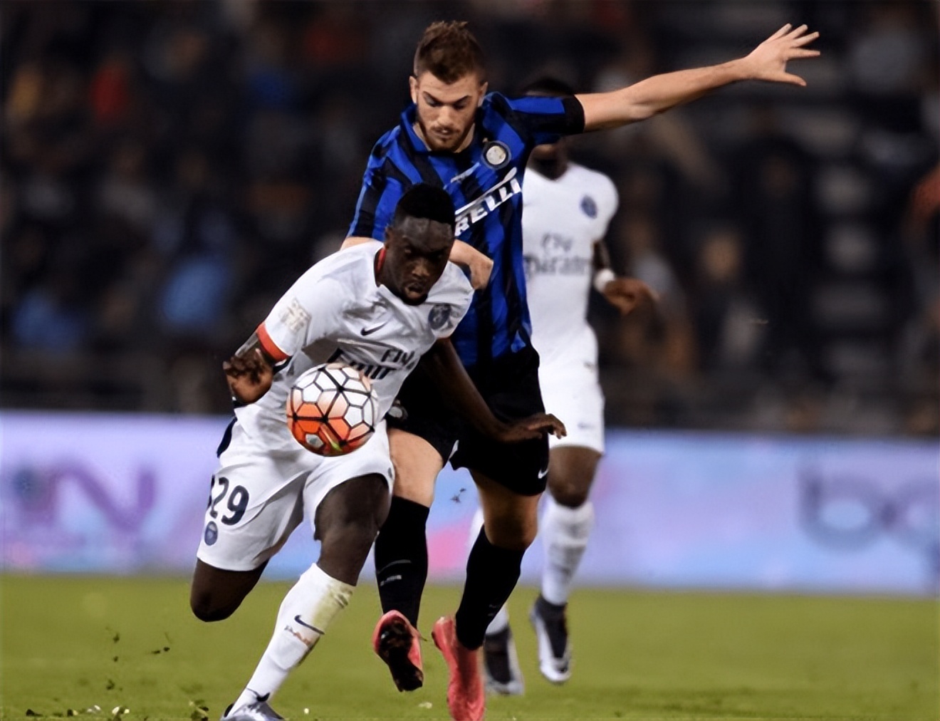 18岁小将被穆帅看中,18岁就被封为将军