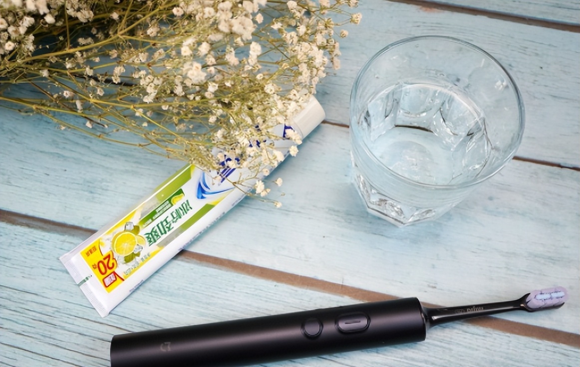 圣诞节礼物送男生电动牙刷,男生圣诞节礼物推荐送什么