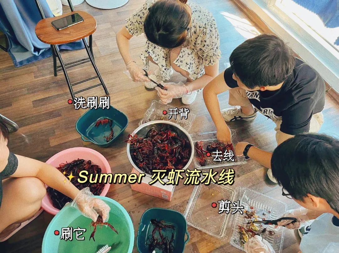 7月份人来人往街道,7月北京人山人海