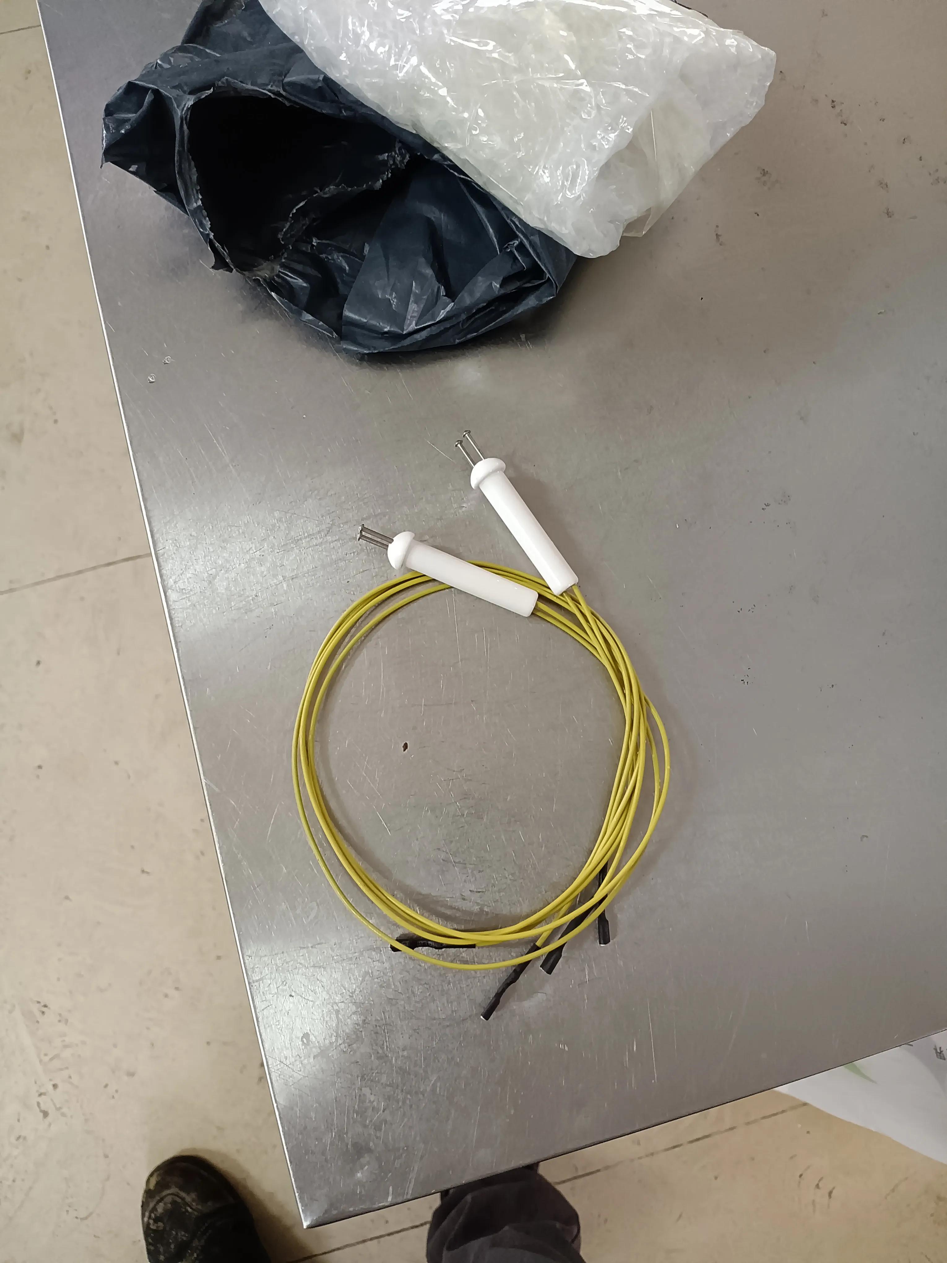 煤气灶打不着火要更换哪个器材,煤气灶换新小炉盖打不着火