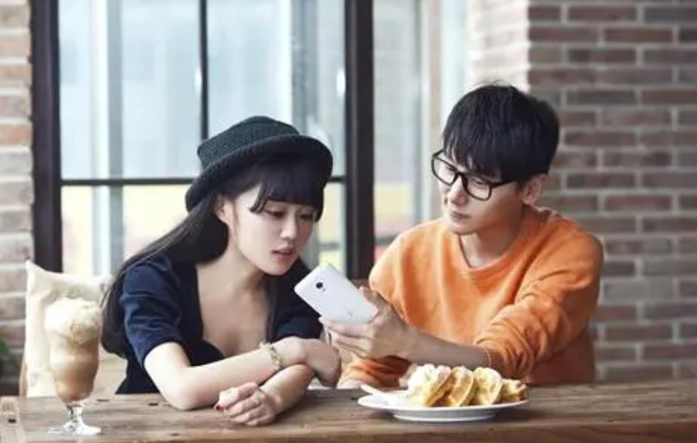 美妙又失望的夜晚:第一次和男友开房,他却看了一晚上的欧冠