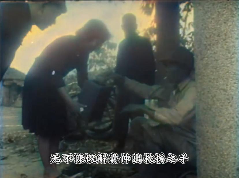 台湾交通专家说：中国大陆的高铁没靠背，女主持人都笑到呛！