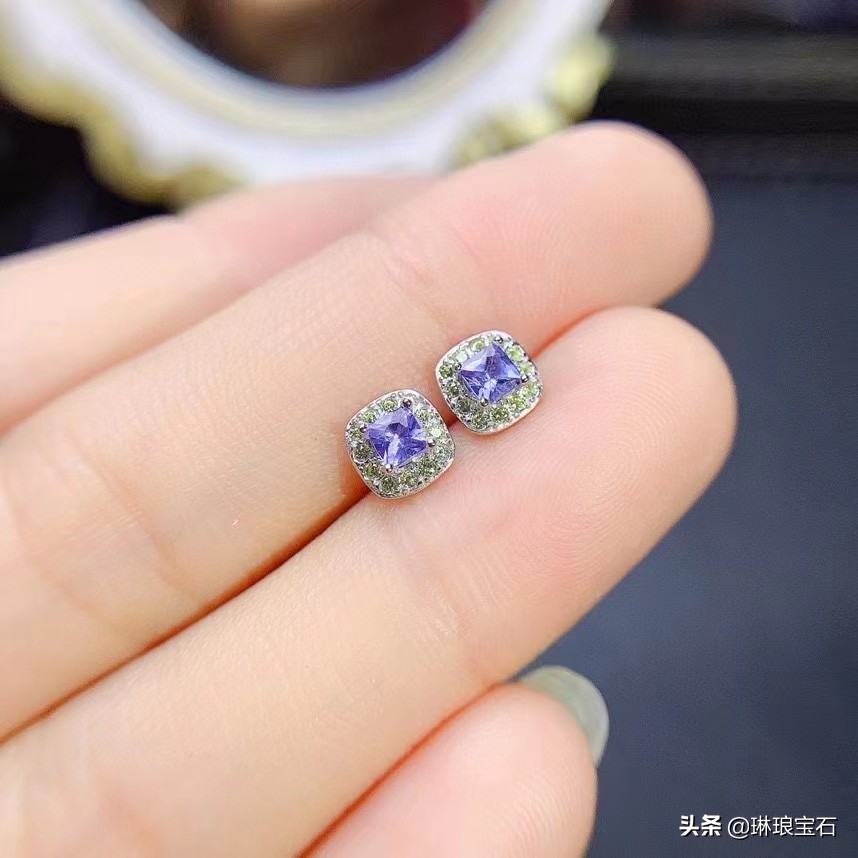 s925银镶月光石耳钉,S925银莫桑石六爪耳钉