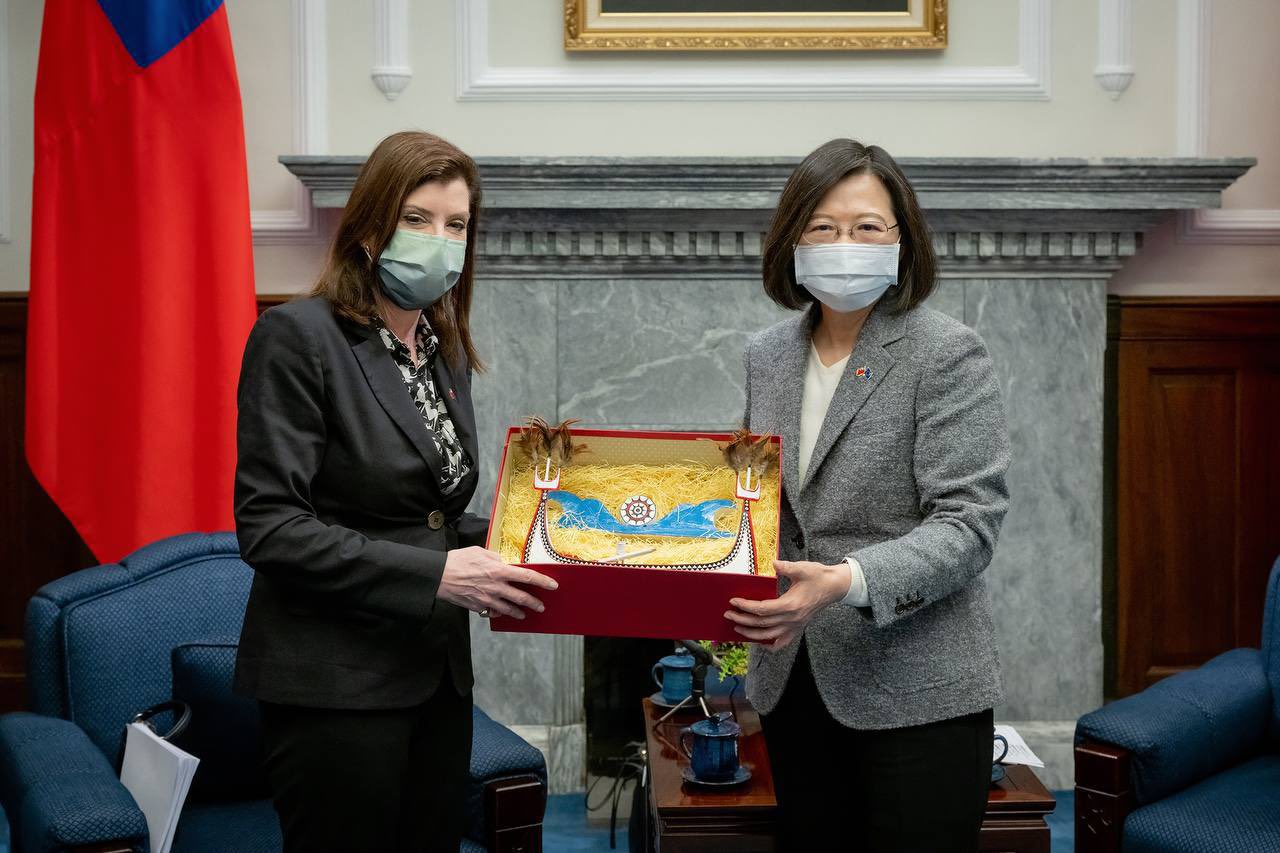 扬言要在台湾举行听证会，美国越来越放肆了