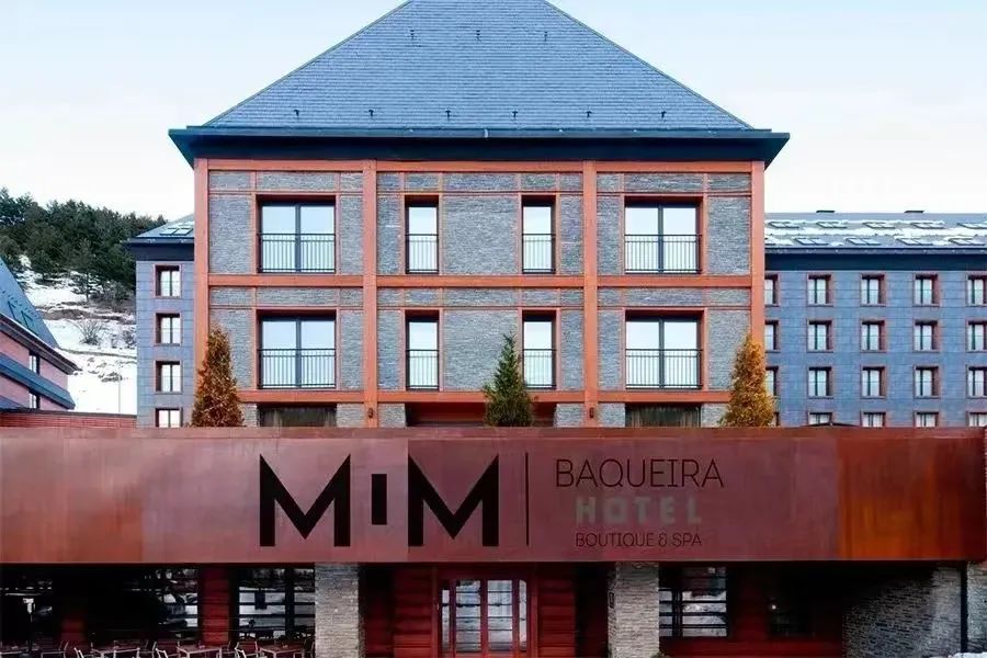 梅西夺冠后亲吻妻子,梅西夺冠亲吻爱妻