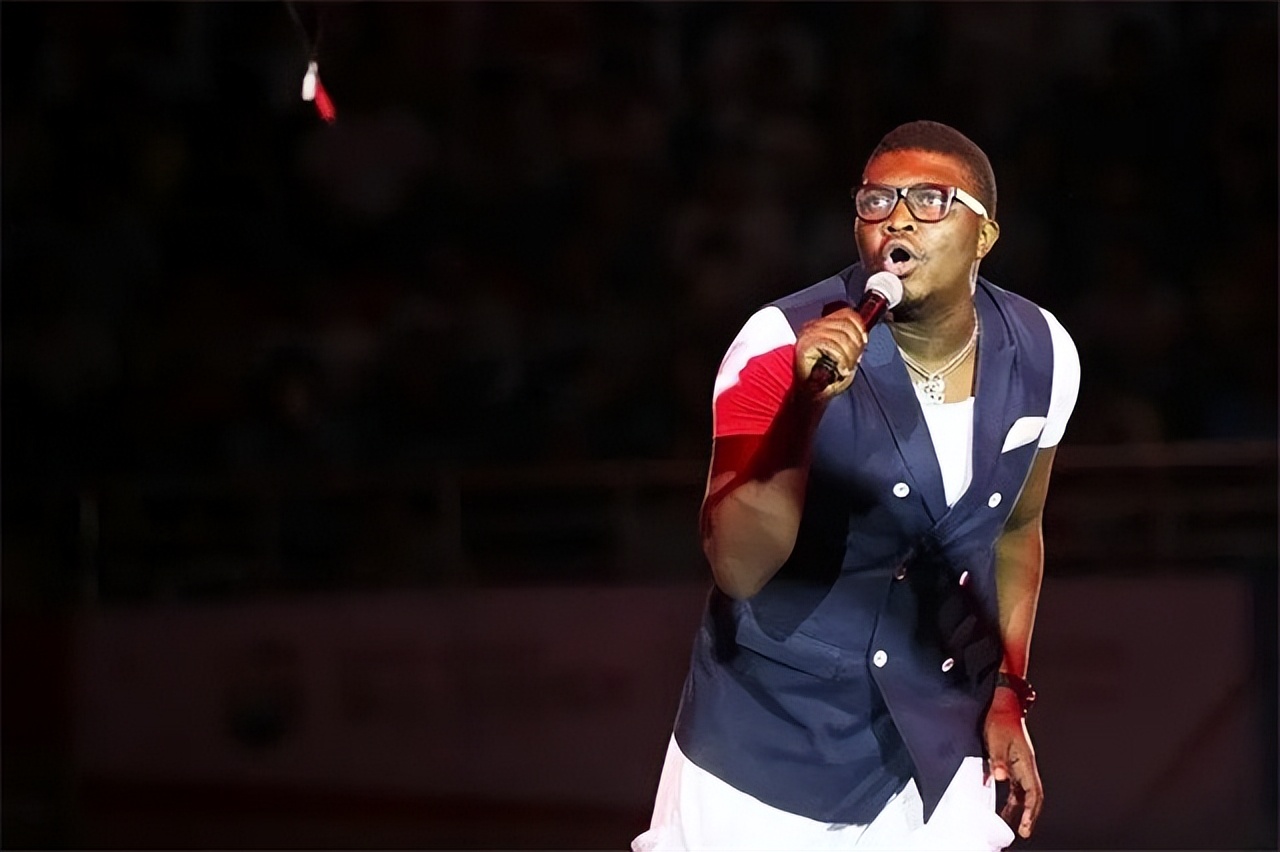 黑人歌手好弟近况：走红后迎娶中国姑娘，今36岁仍未取得中国绿卡