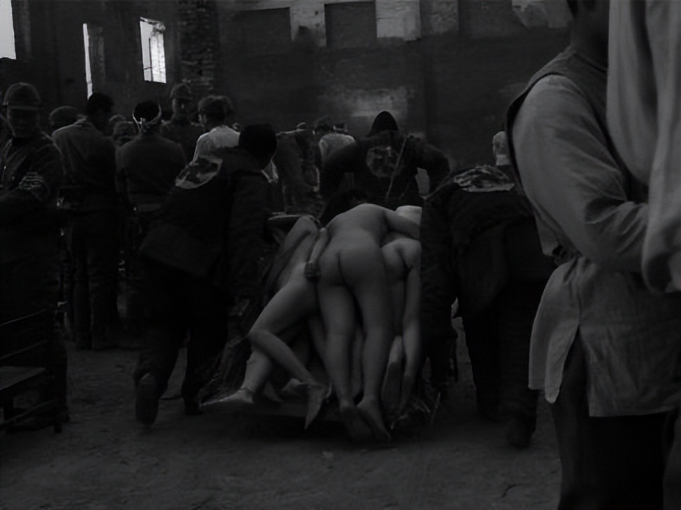 《南京》拍摄往事:立项难,中日演员斗殴,女大学生自愿裸体出演