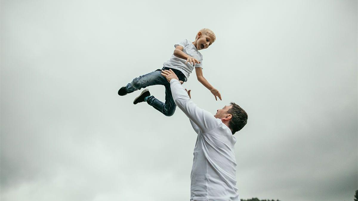 保姆给雇主洗鞋袜,保姆给雇主洗衣服经历