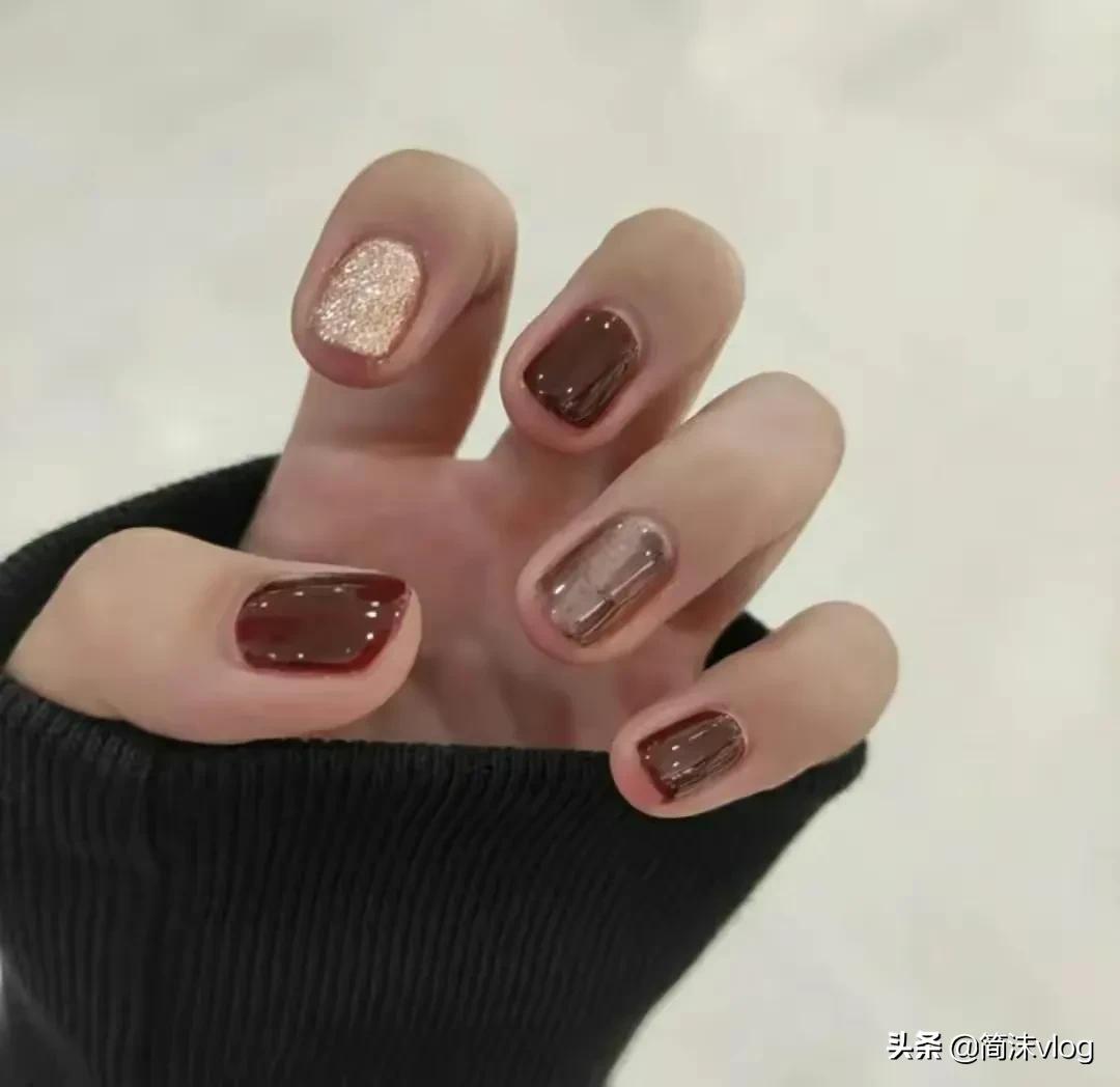 2022美甲爆款新年小短甲,适合2022过年的美甲图片