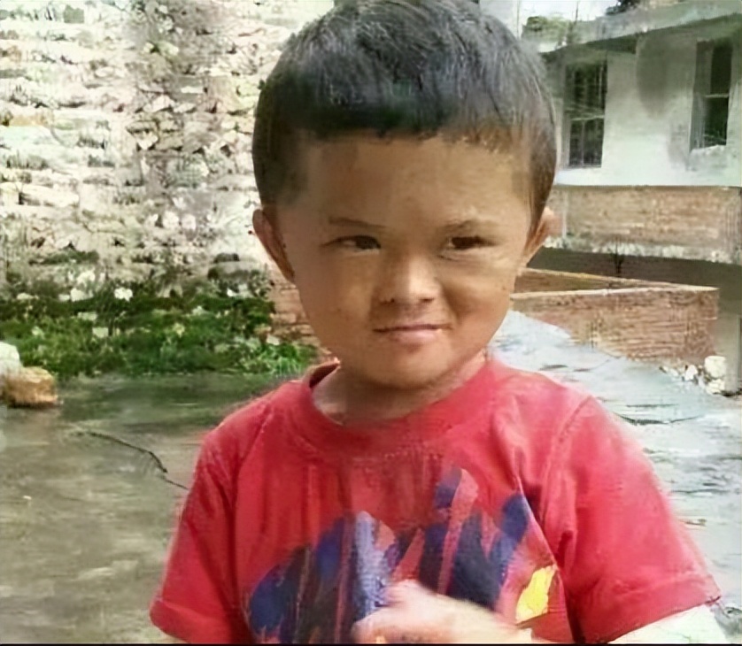 以前的小马云对比现在的小马云,小马云走红四年被抛弃