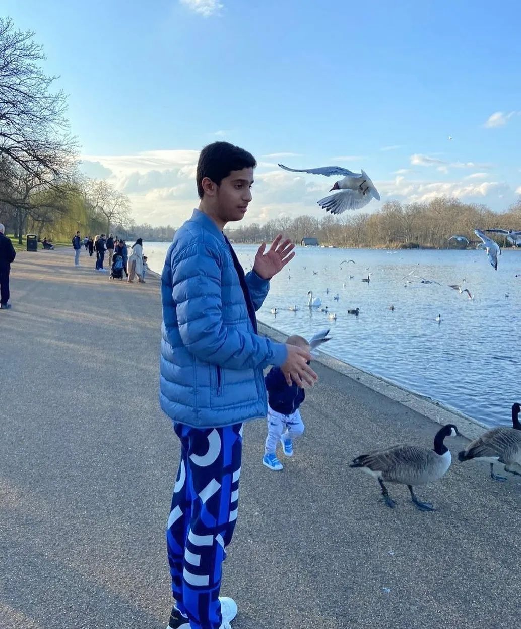 当卡塔尔王子入驻抖音后,卡塔尔王子抖音是真的吗