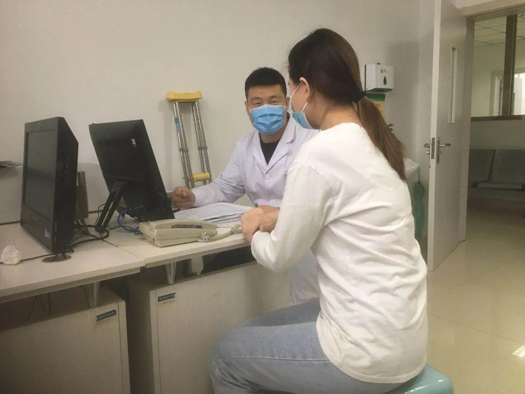 孩子被爸爸抽耳光差点掐死,叛逆女儿扇父亲耳光被母亲掐死