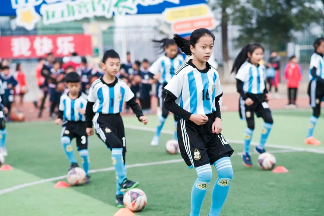 西航港小学文化体育艺术节,西航港小学运动会