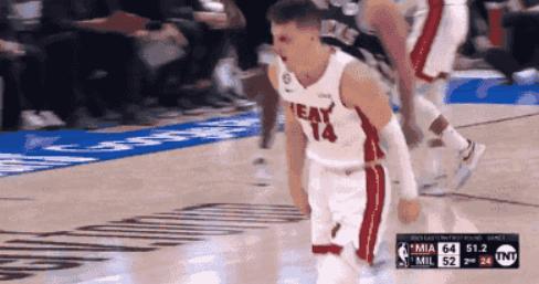 nba消息字母哥受伤,字母哥重摔致下背部挫伤退赛