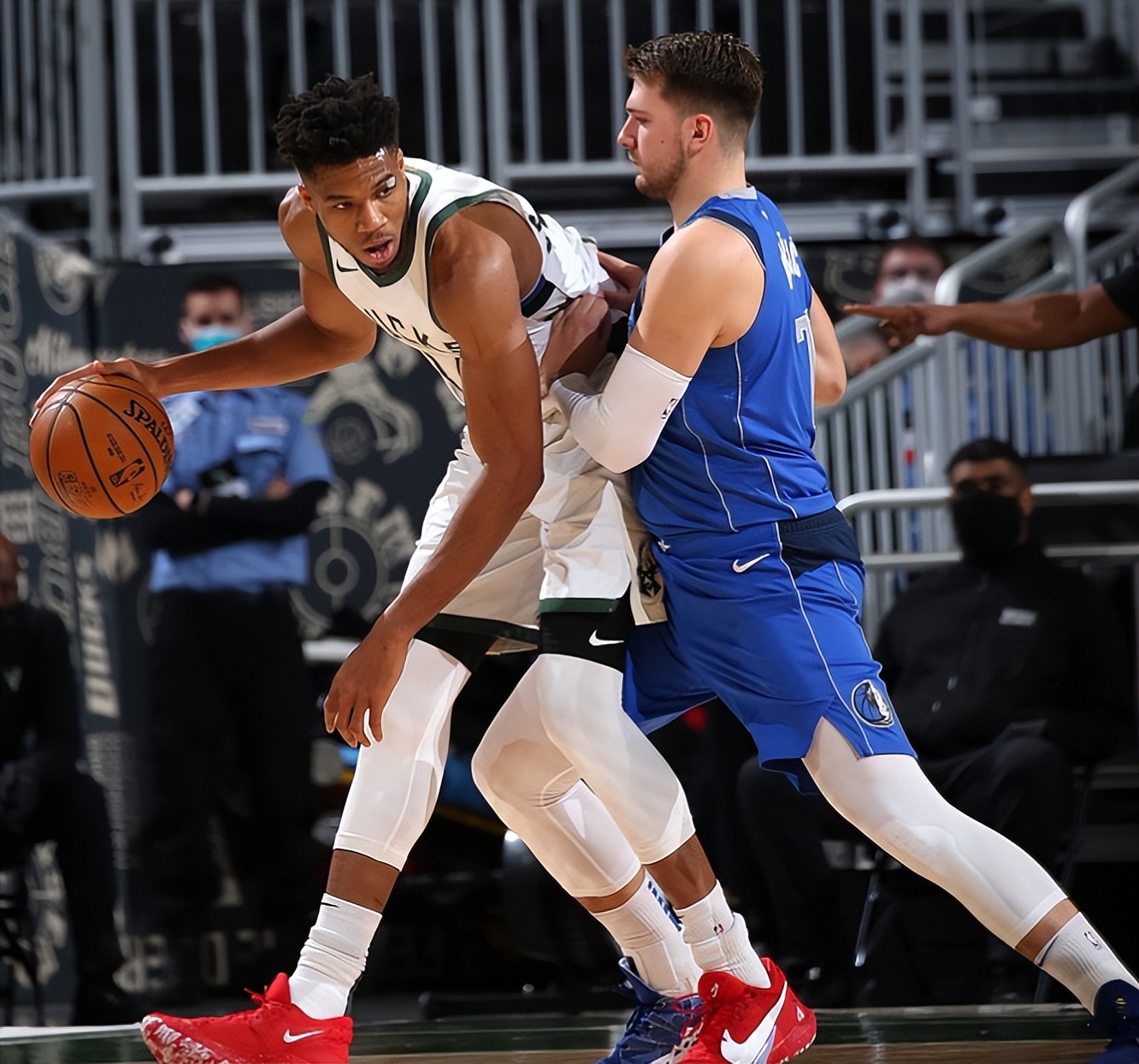 美媒预测库里得分前十,2022美媒评选球员价值榜