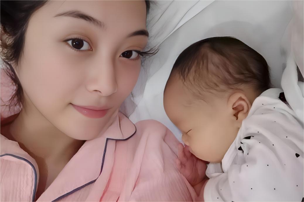 2019年，山东未婚女孩瞒着母亲，生下混血三胞胎，称：不需要男人