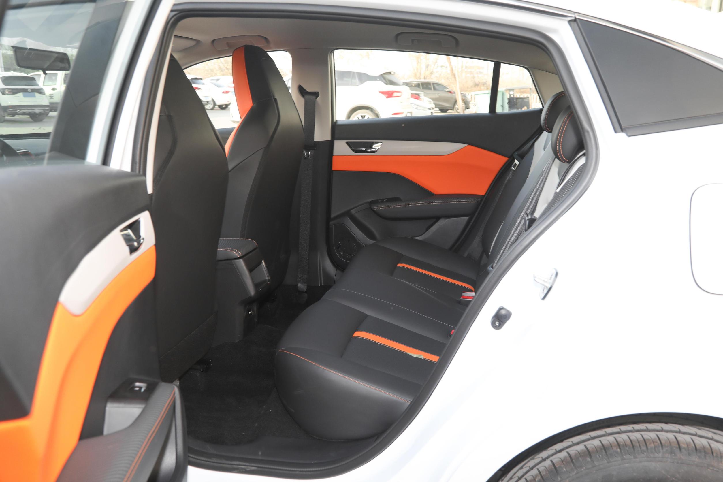 空间大10万元买这几款suv有面子,中型suv怎么选不妨先看看这款车