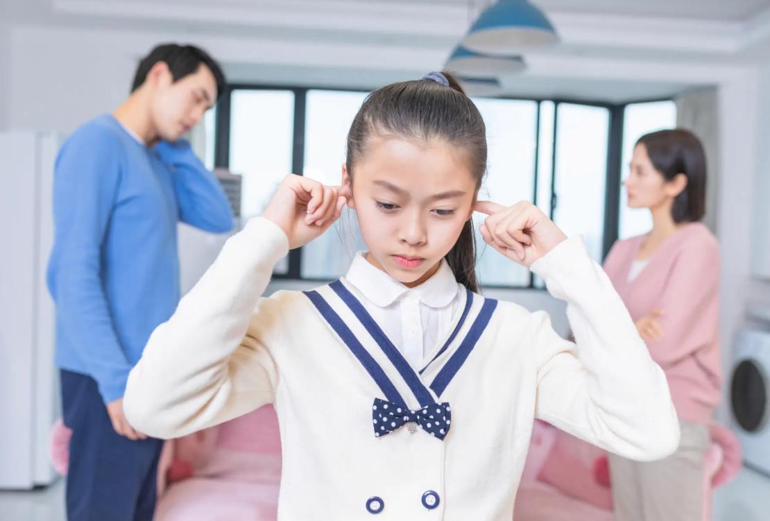 14岁女孩子叛逆期家长如何管教,十五岁的女孩叛逆该如何教育