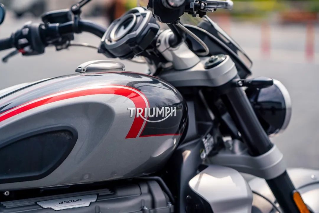 凯旋火箭3优缺点,火箭凯旋3新款试驾