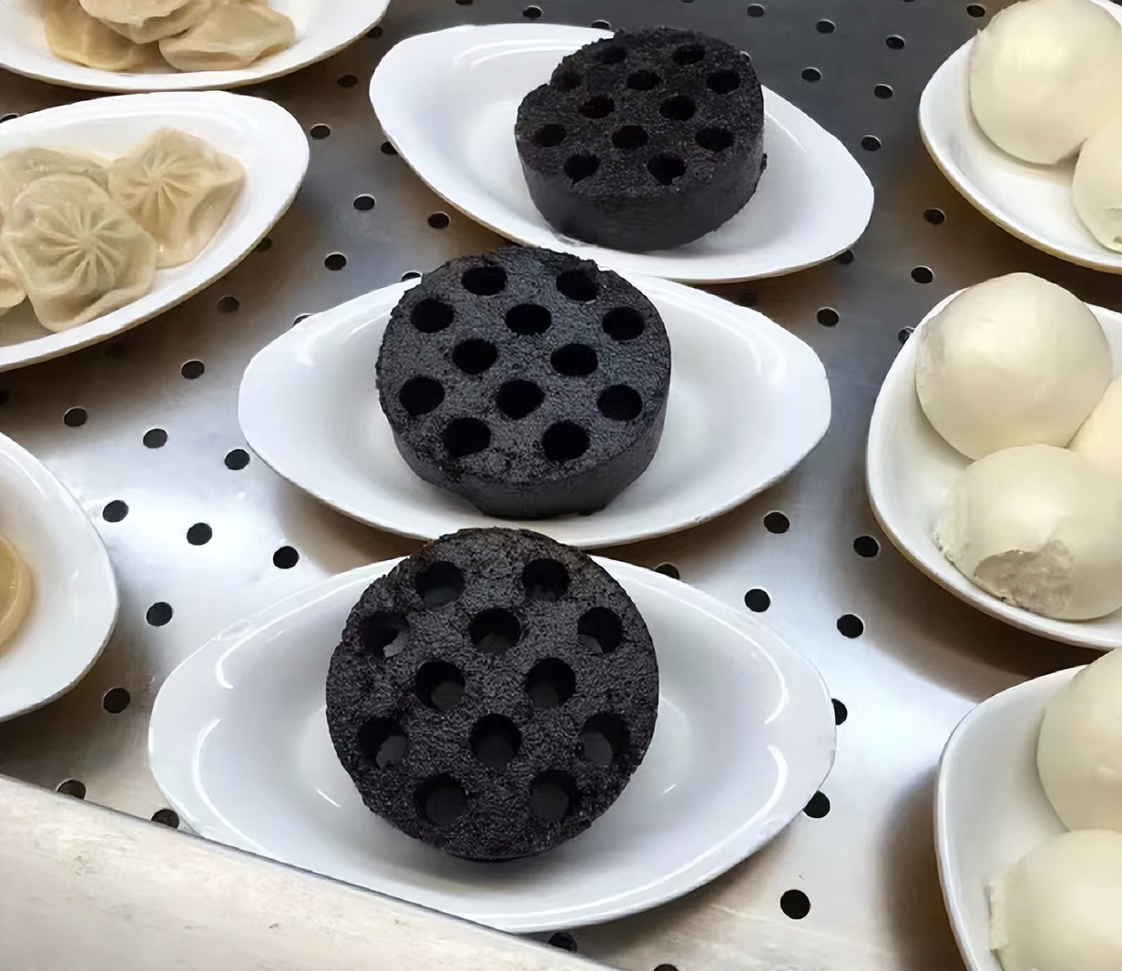 光明正大的坑学生钱？大学食堂出现“擦边菜”，学长表示习惯就好