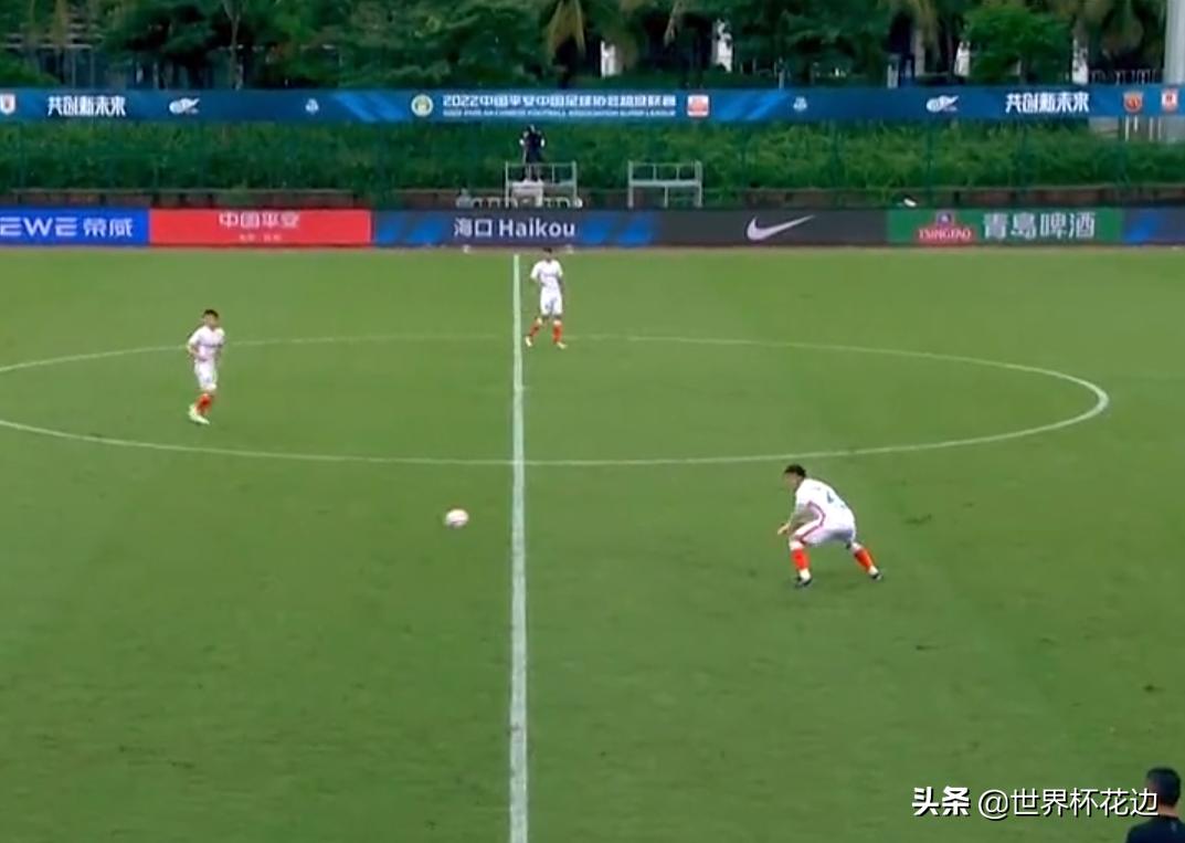 石柯停球,石柯离谱失误遭山东队友红牌特写