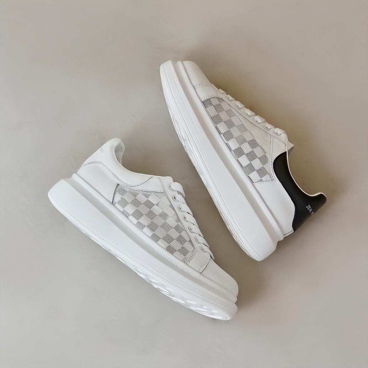 今年的小白鞋再次出圈,哪款小白鞋百搭透气高颜值