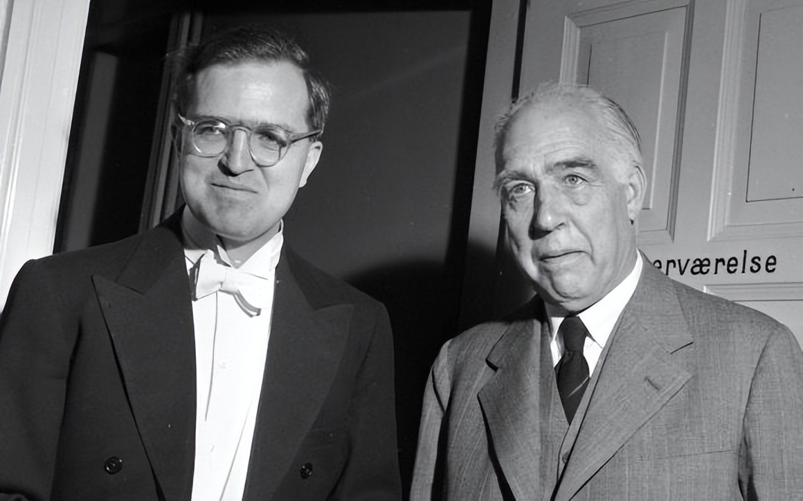 和爱因斯坦比肩的人,足球奖项中的诺贝尔