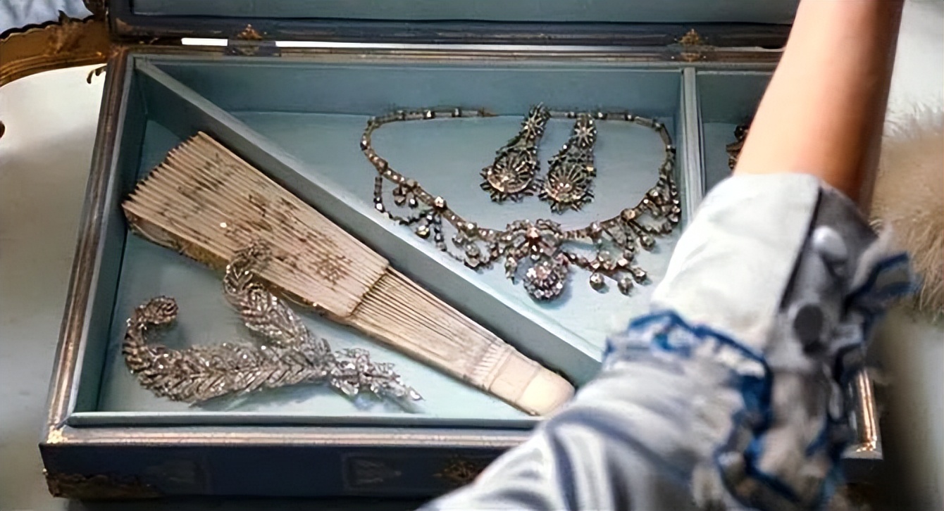 鐢靛奖閲岀殑缁忓吀鐝犲疂,缁忓吀鐢靛奖涓殑缁忓吀鐝犲疂