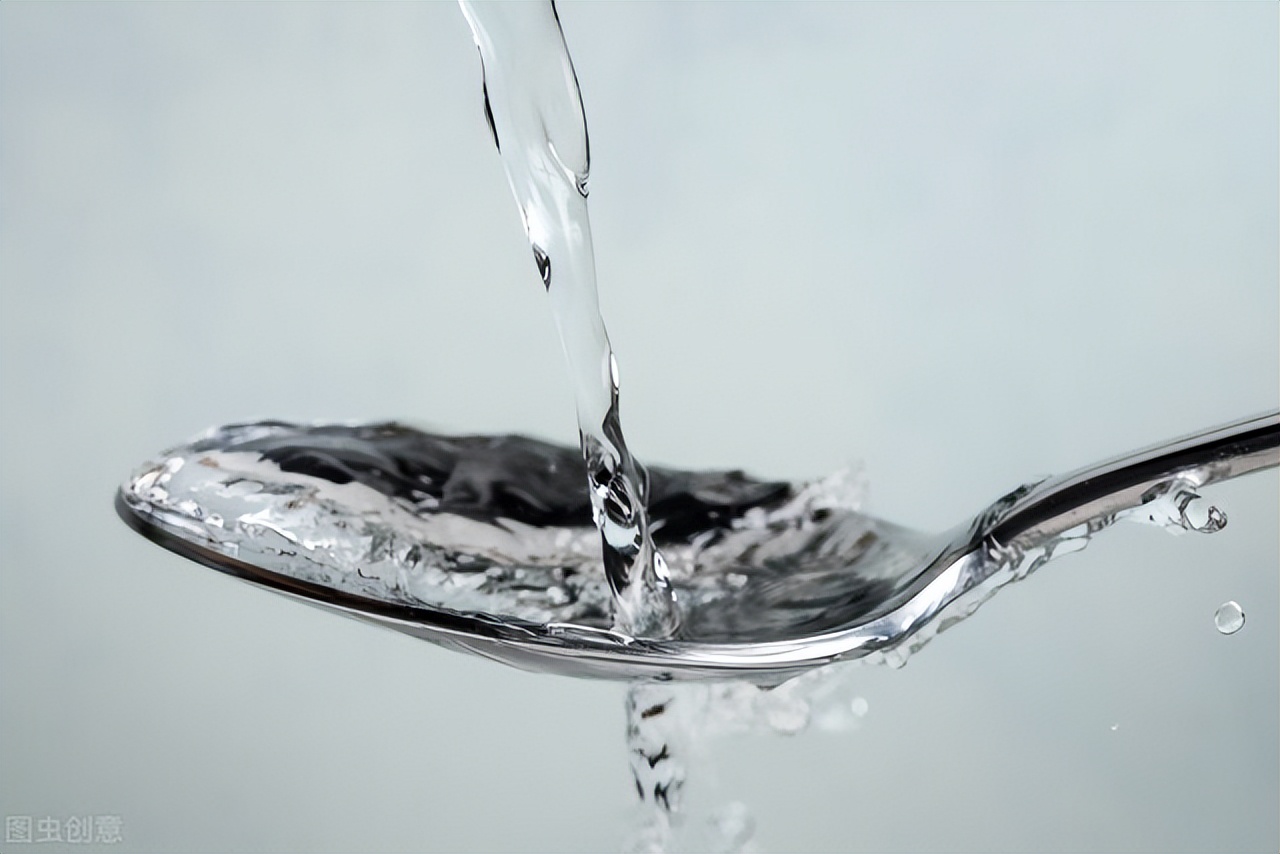 如果手被502胶水粘住了怎么办,如果手被502胶水粘住了如何弄下来