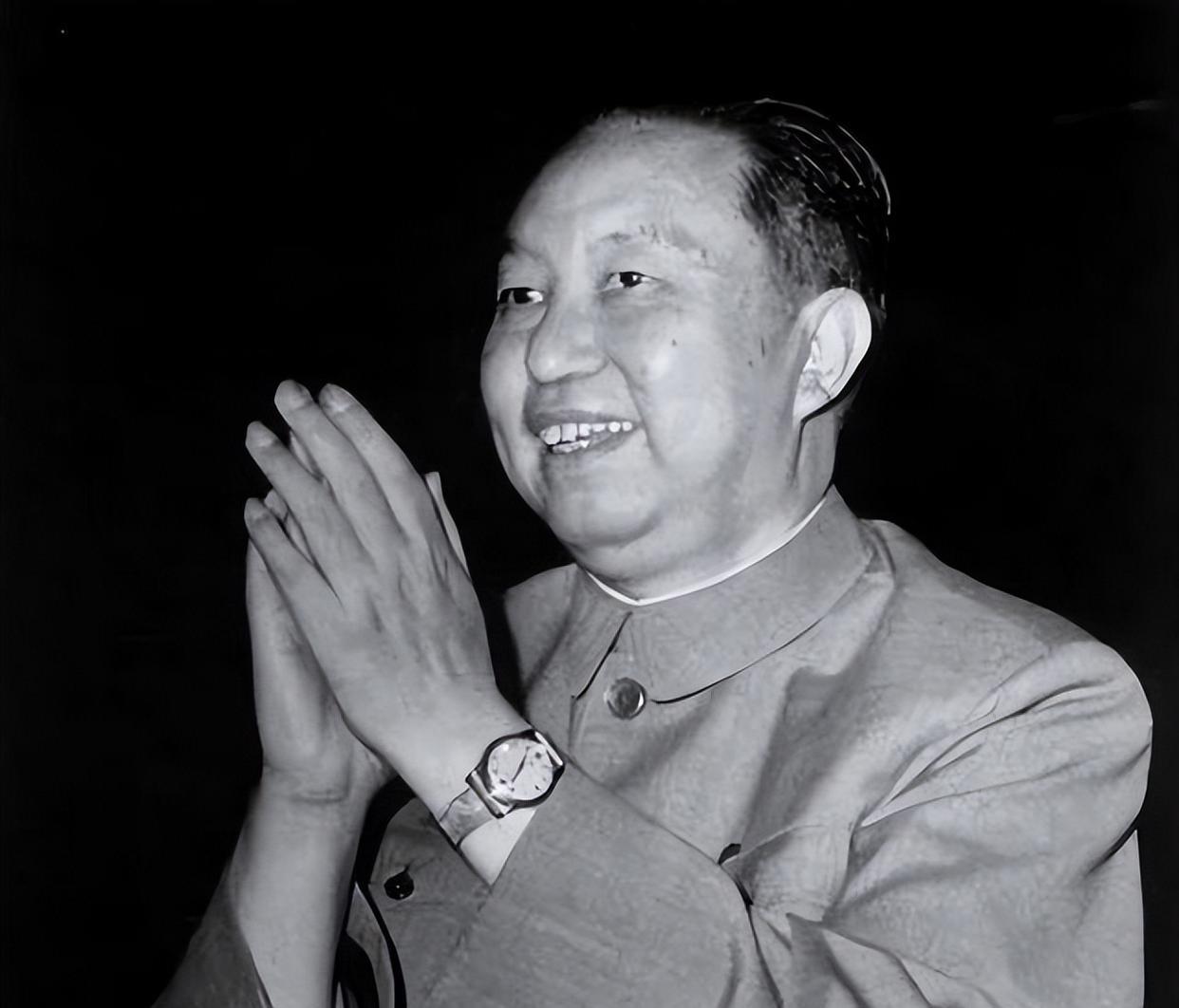 *国锋华**逝世后，为何没有葬入八宝山？背后原因让人佩服