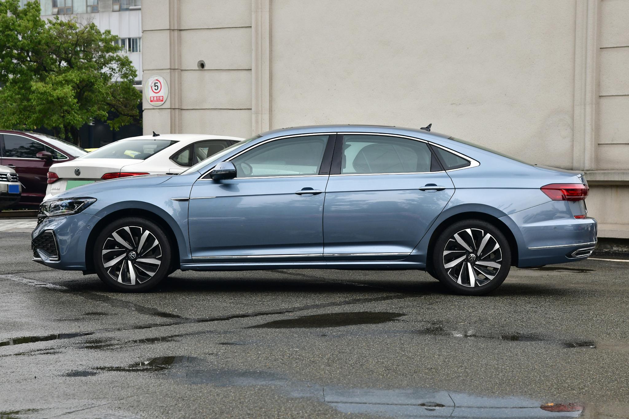 性价比高的中级车,别克君威、大众*萨特帕**和日产天籁怎么选?