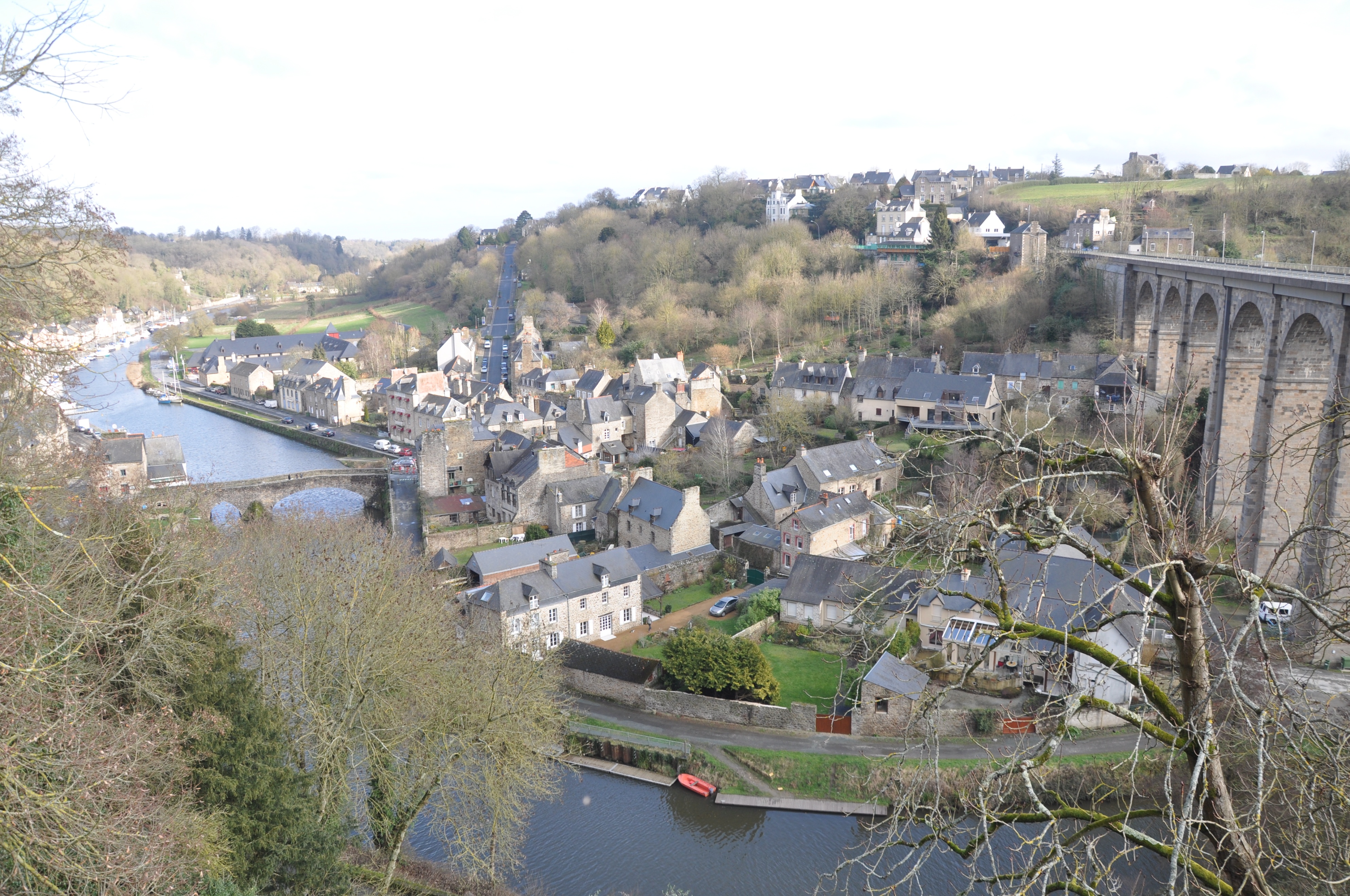 迪南：凝固中世纪法国，时光回到布列塔尼荣耀，半木结构建筑如画