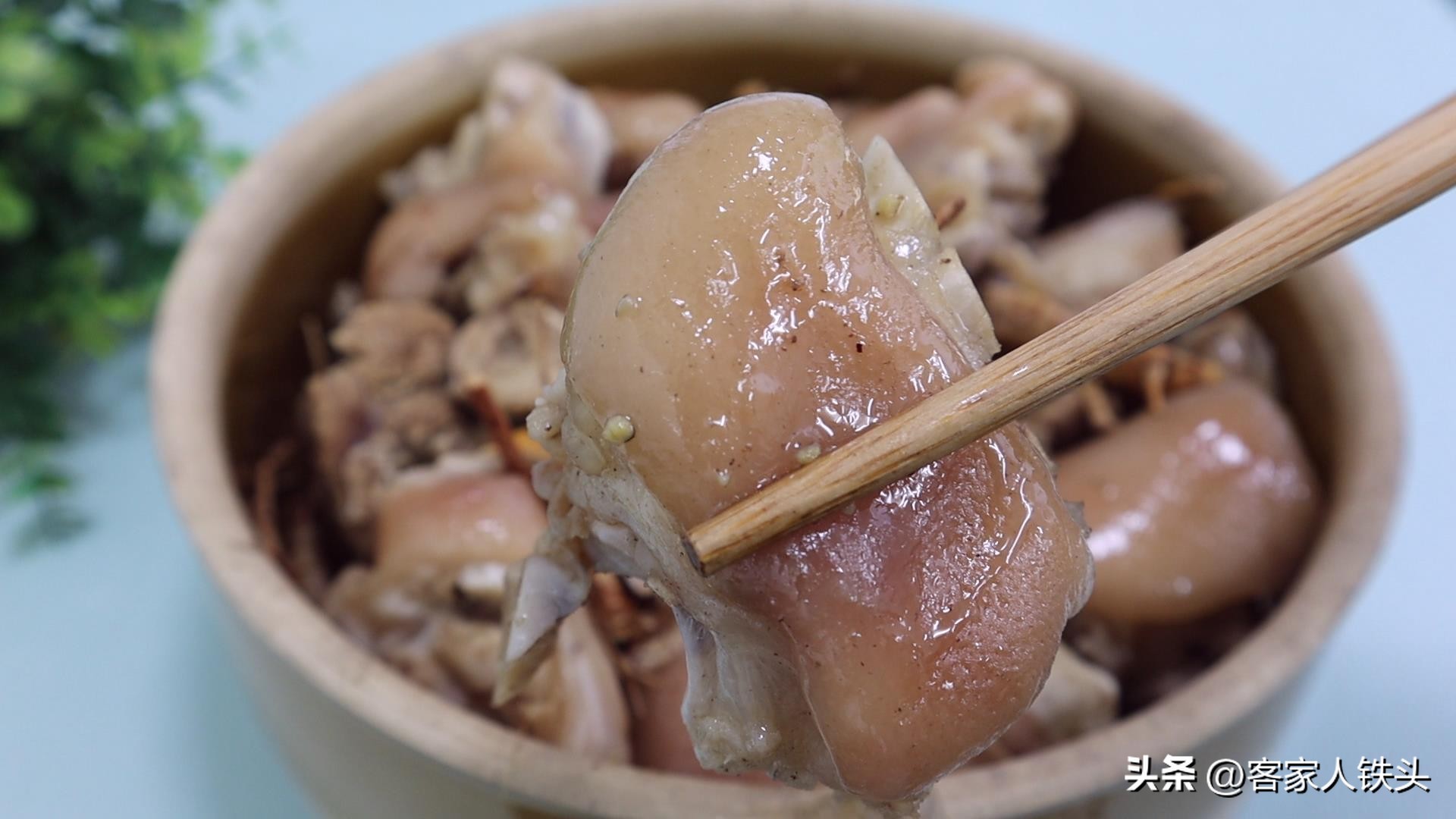 客家干鱿鱼焖猪脚,客家干蒸猪脚