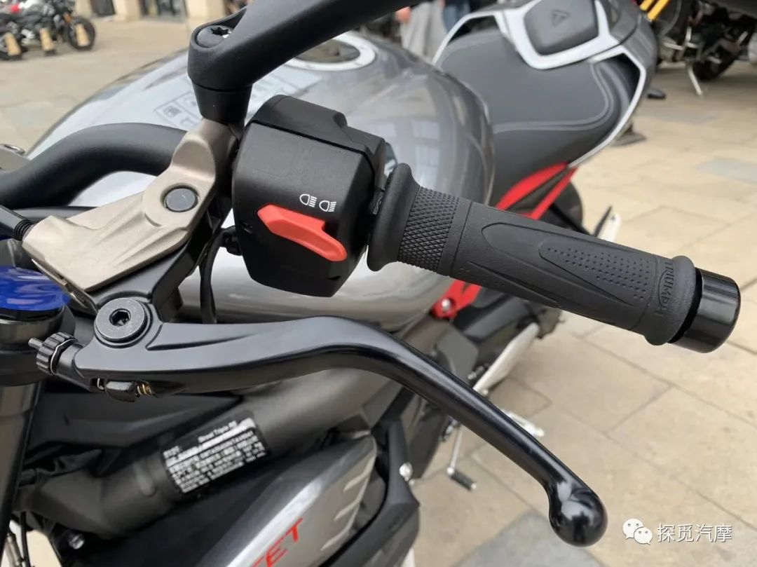 凯旋streettriple765rs评测,凯旋新款streettriple765rs